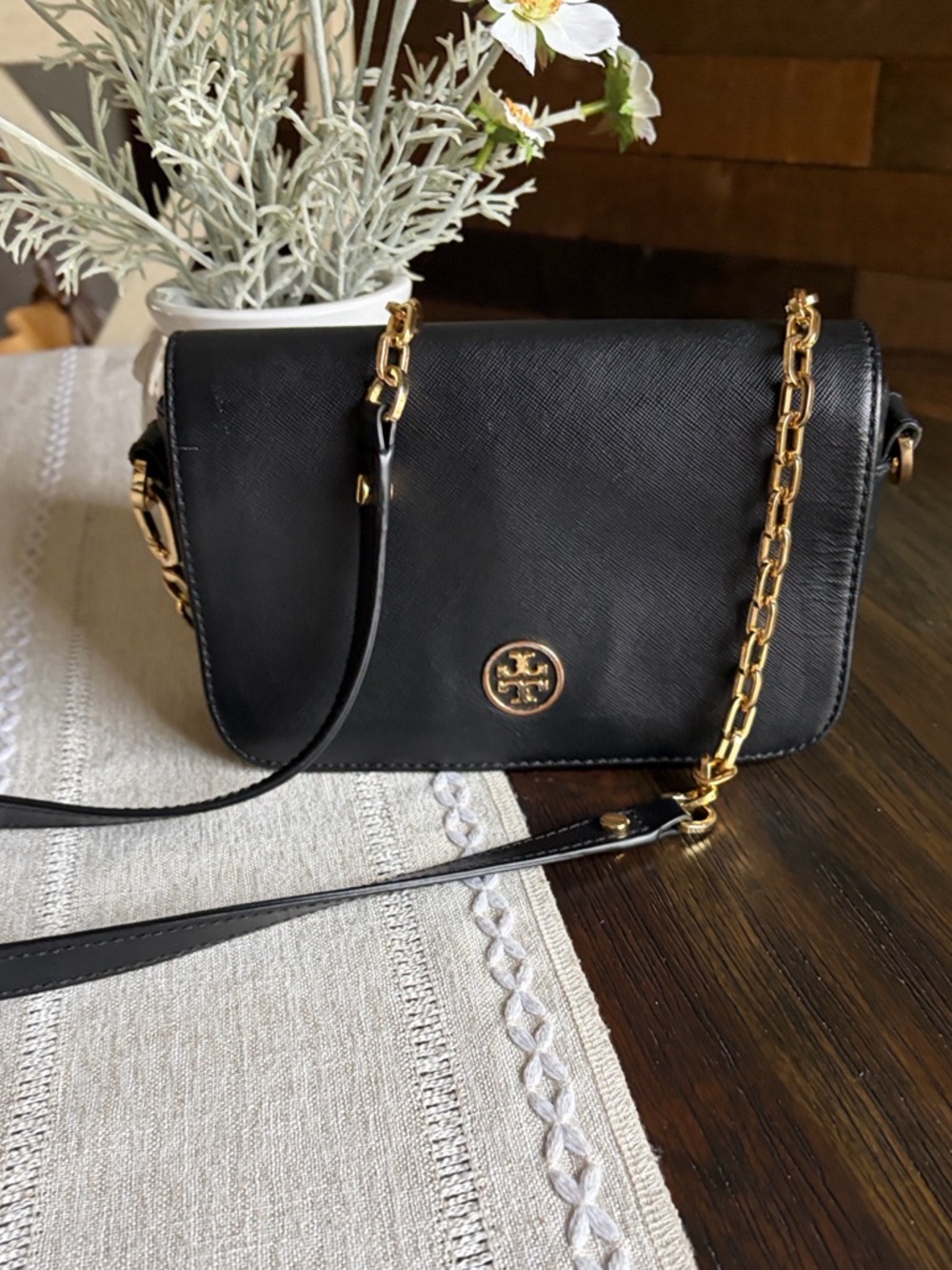 Tory Burch Robinson chain Mini Black Leather Crossbody with Gold Chain
